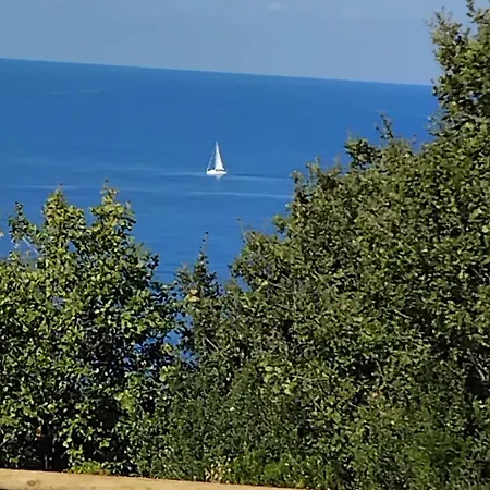 Leukos Relais Ecoretreat Диаманте