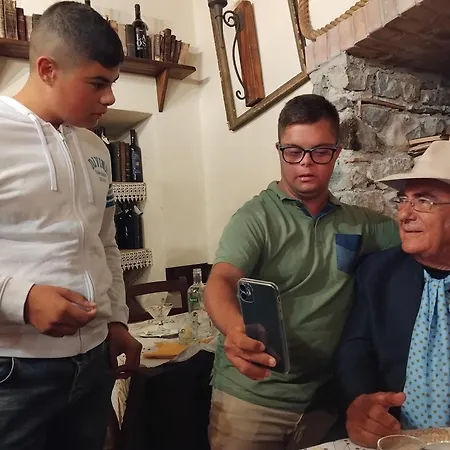 Couette-café Leukos Relais Ecoretreat Diamante